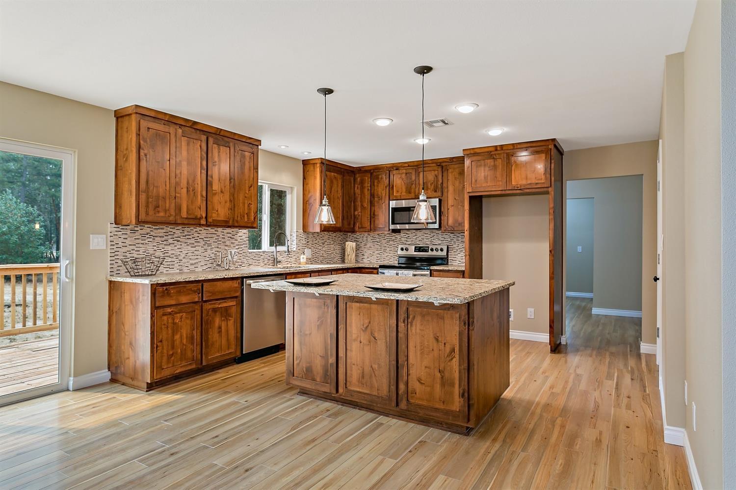 372 Colin Road Grants Pass, OR 97527 - Photo 8 of 34 Additional Photo