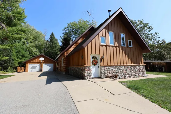 12244 Leo's Road, Suring, WI 54174