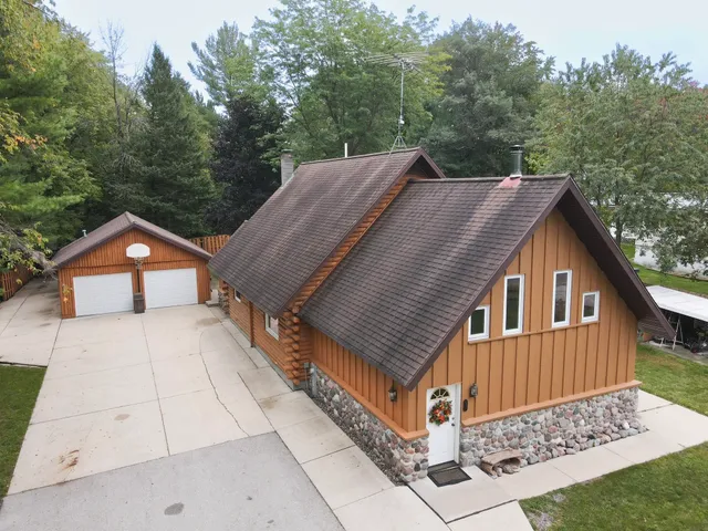 $289,900 | 12244 Leo's Road, Suring, WI 54174
