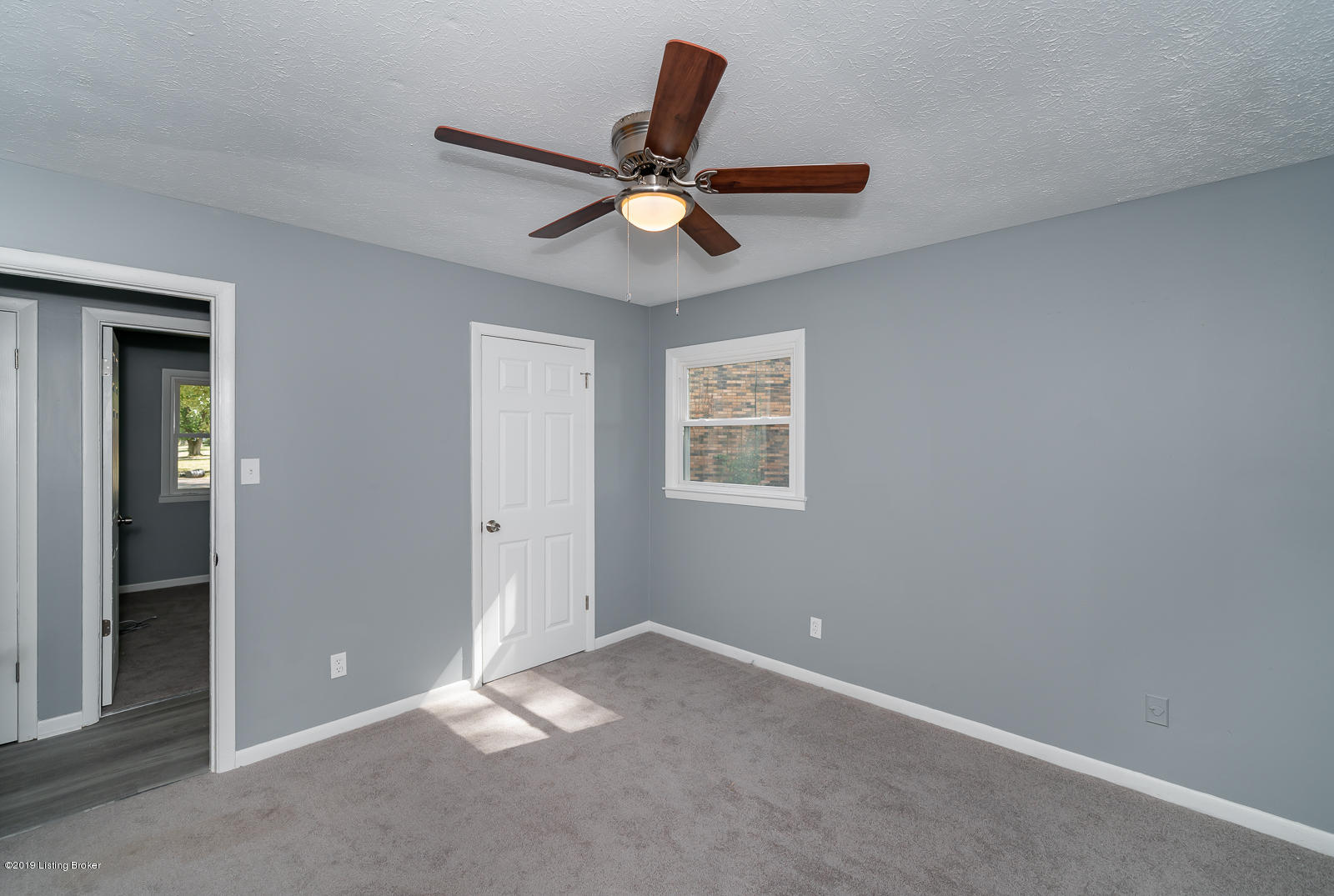 5415 Rayburn Road Louisville, KY 40272 - Photo 14 of 24 5415 Rayburn Rd L-25