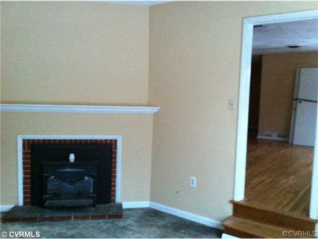 7411 Oak Ridge Street Richmond, VA 23294 - Photo 3 of 5 Den/Family/Great Room