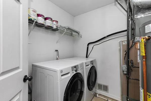 $2,700 | 240 Camel Bend Court, Schaumburg, IL 60107