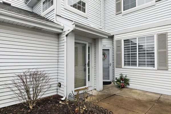 $2,700 | 240 Camel Bend Court, Schaumburg, IL 60107