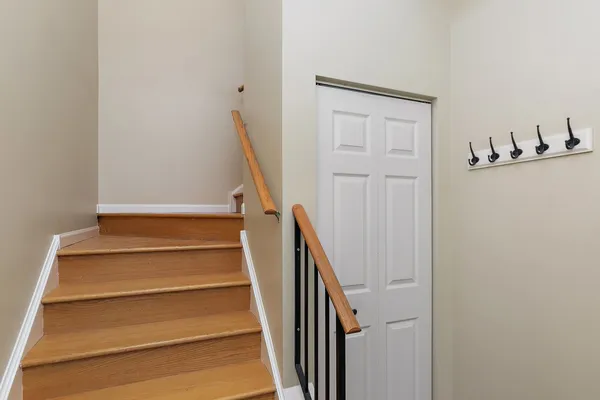 $2,700 | 240 Camel Bend Court, Schaumburg, IL 60107