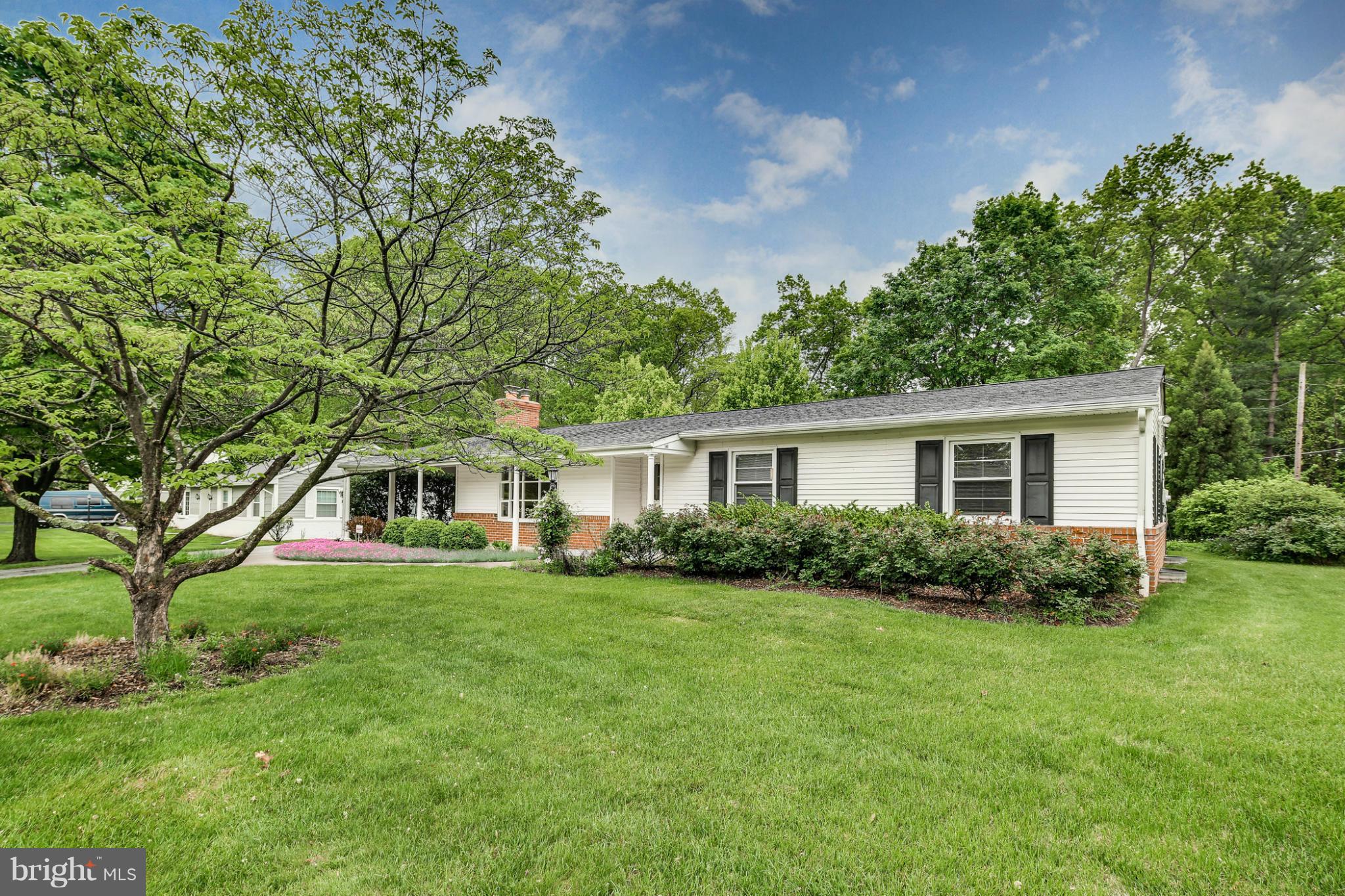 211 East Ridgely Road Lutherville-Timonium, MD 21093 - Photo 2 of 30 Exterior (Front)