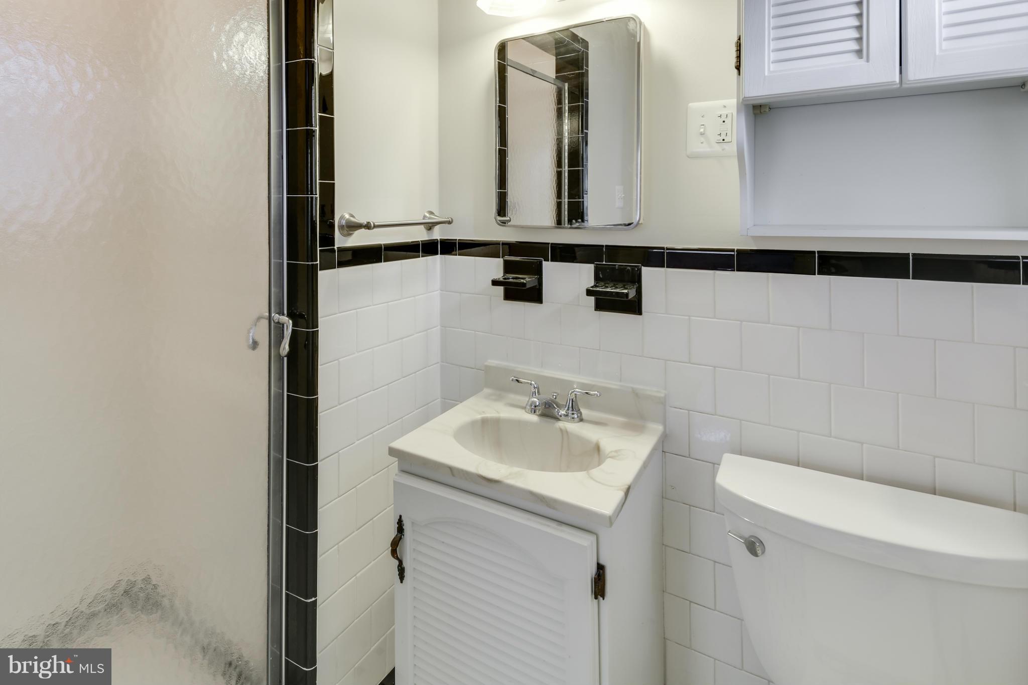 211 East Ridgely Road Lutherville-Timonium, MD 21093 - Photo 16 of 30 Bath
