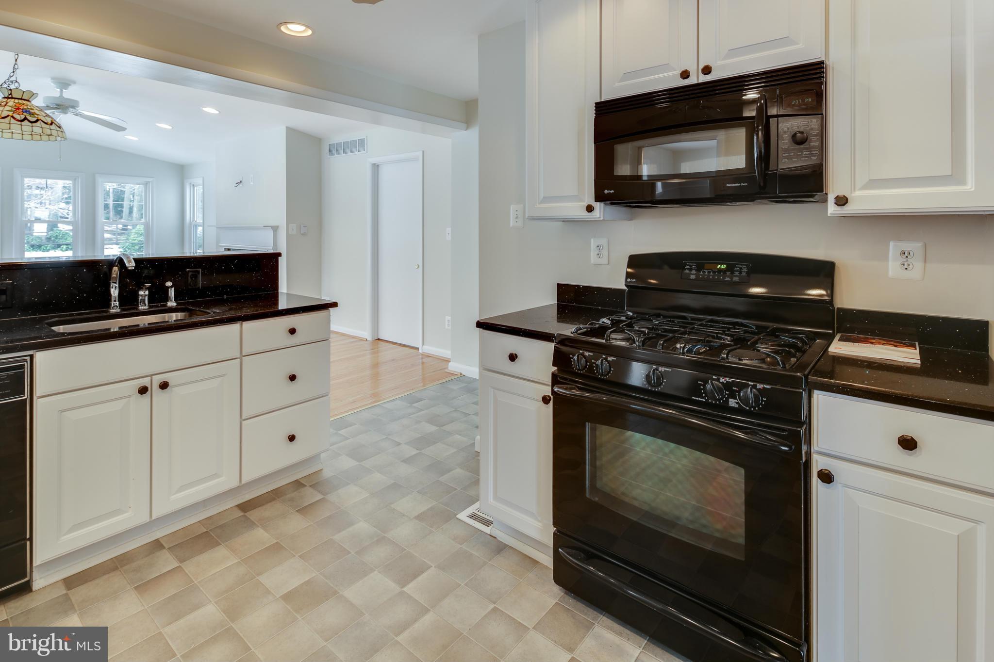 211 East Ridgely Road Lutherville-Timonium, MD 21093 - Photo 9 of 30 Kitchen