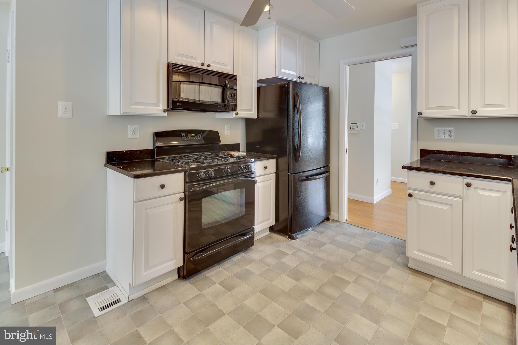 211 East Ridgely Road Lutherville-Timonium, MD 21093 - Photo 10 of 30 Kitchen