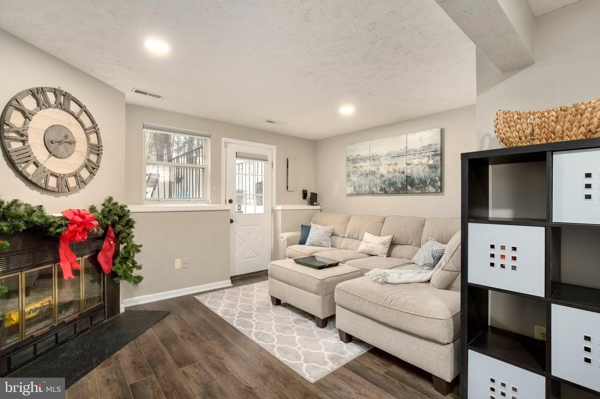 11926 Fieldthorn Court Reston, VA 20194 - Photo 18 of 31