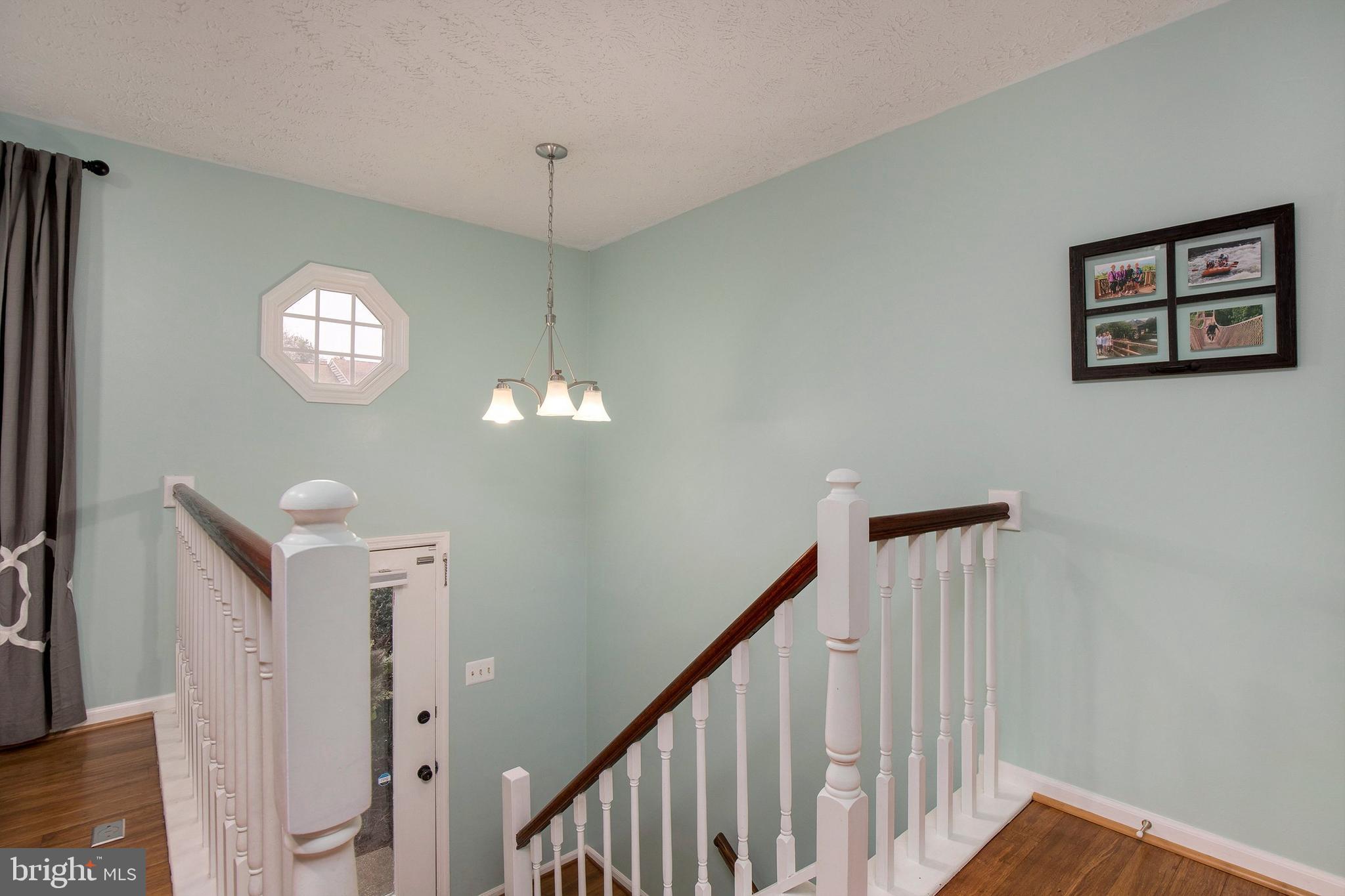11926 Fieldthorn Court Reston, VA 20194 - Photo 3 of 31