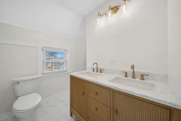 $799,000 | 323 South Hale Street, Wheaton, IL 60187