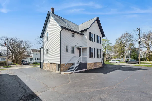 $799,000 | 323 South Hale Street, Wheaton, IL 60187