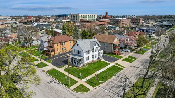 $799,000 | 323 South Hale Street, Wheaton, IL 60187