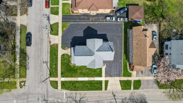 $799,000 | 323 South Hale Street, Wheaton, IL 60187