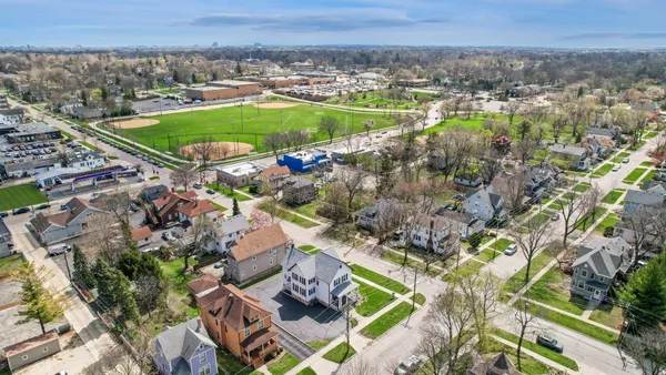 $799,000 | 323 South Hale Street, Wheaton, IL 60187