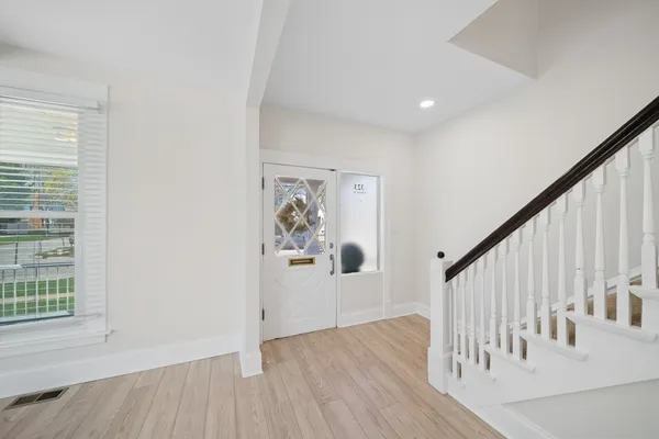 $799,000 | 323 South Hale Street, Wheaton, IL 60187