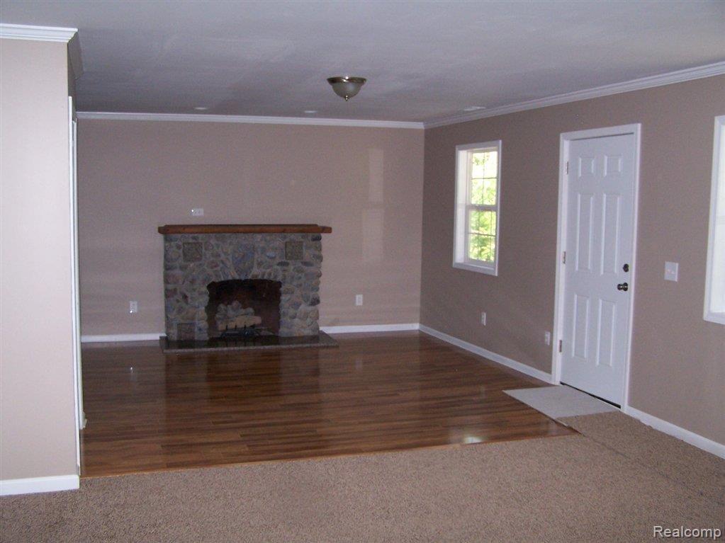 5200 Pelton Road Clarkston, MI 48346 - Photo 14 of 25 Fireplace living room.JPG