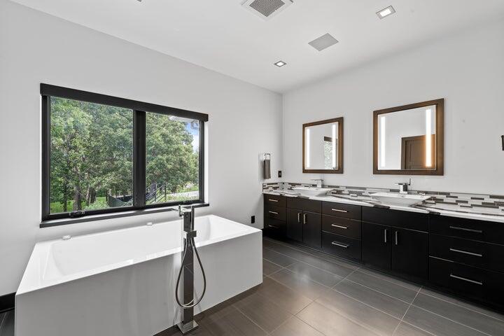W3830 Scotch Bush Road Lafayette, WI 53121 - Photo 52 of 122 Primary Bath