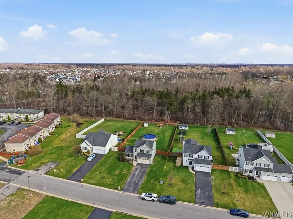 $419,000 | 3773 Captains Way, Wheatfield, NY 14120