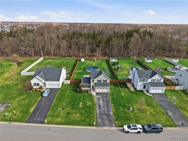 $419,000 | 3773 Captains Way, Wheatfield, NY 14120