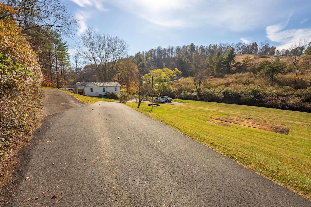 4900 Dugspur Road Dugspur, VA 24325 - Photo 54 of 86 DSC05926