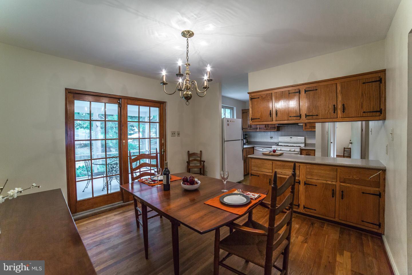 8666 Cromwell Drive Springfield, VA 22151 - Photo 13 of 30 Dining Room