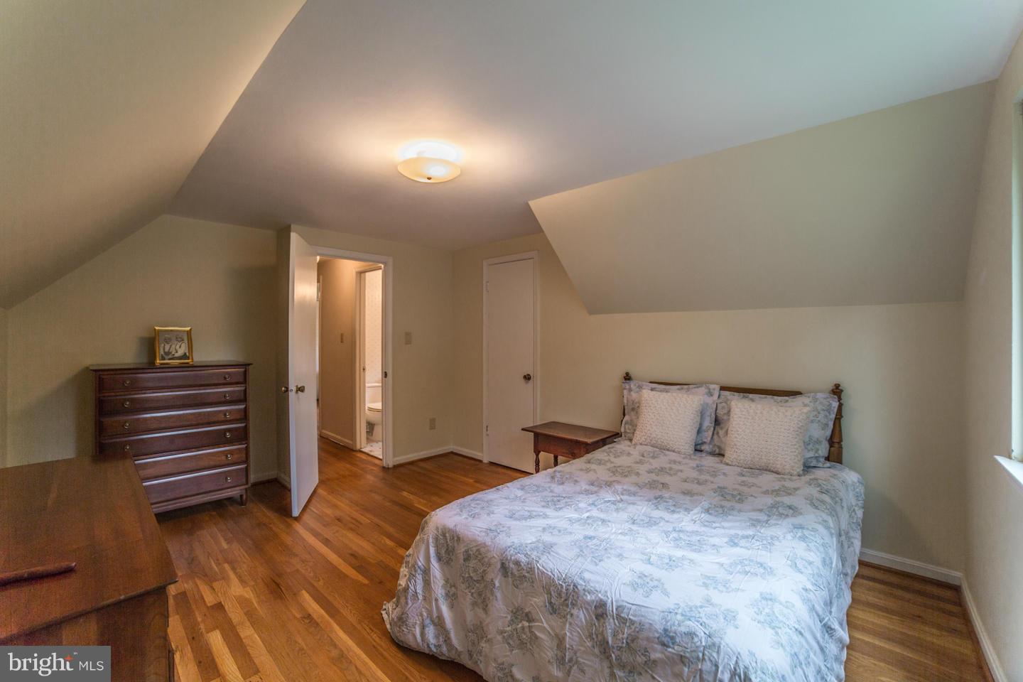 8666 Cromwell Drive Springfield, VA 22151 - Photo 26 of 30 Bedroom