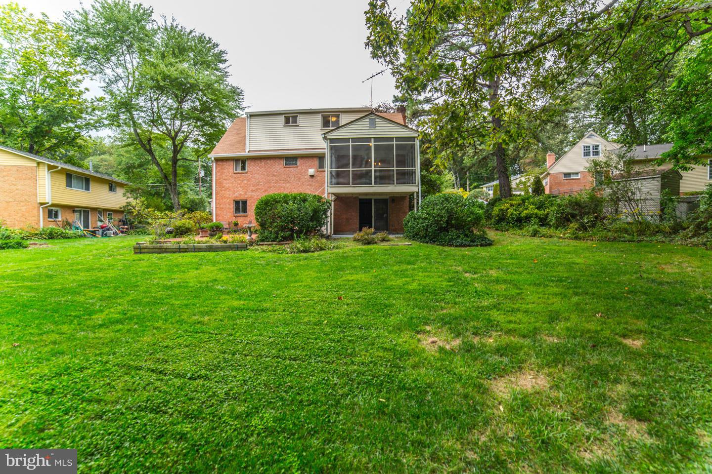 8666 Cromwell Drive Springfield, VA 22151 - Photo 7 of 30 Exterior (Rear)