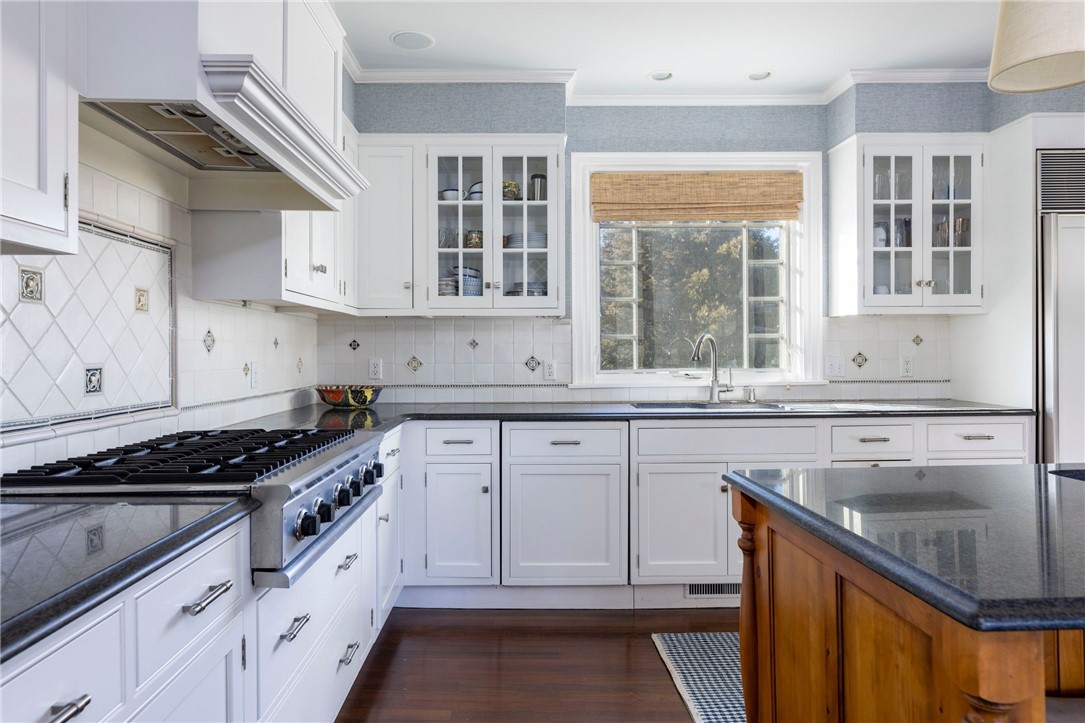 2 Ninigret Avenue Westerly, RI 02891 - Photo 15 of 49