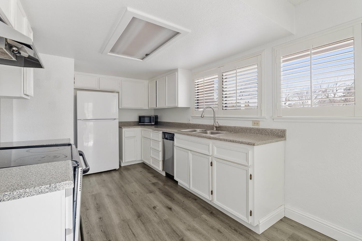 3701 Colonial Drive, Unit 164 Modesto, CA 95356 - Photo 8 of 23