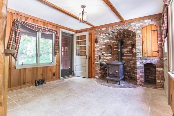 131 Shore Road Sturbridge, MA 01566 - Photo 11 of 29