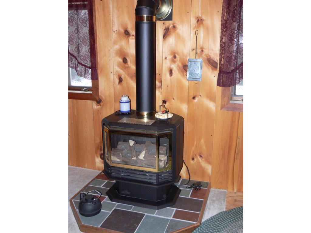 95 Matthew Dudley Road Granby, VT 05840 - Photo 3 of 25