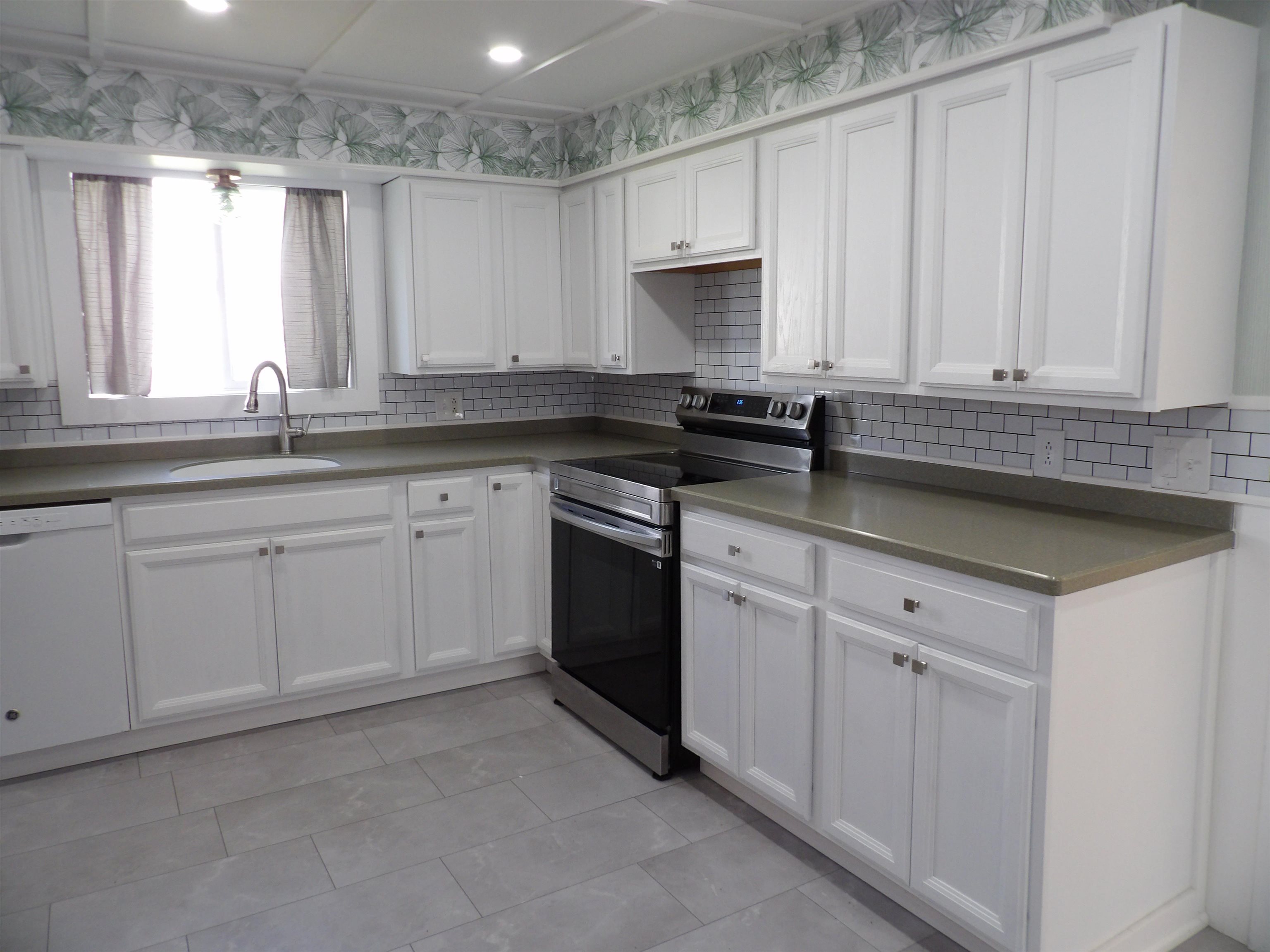 69 Meacham Street Wallingford, VT 05773 - Photo 17 of 55