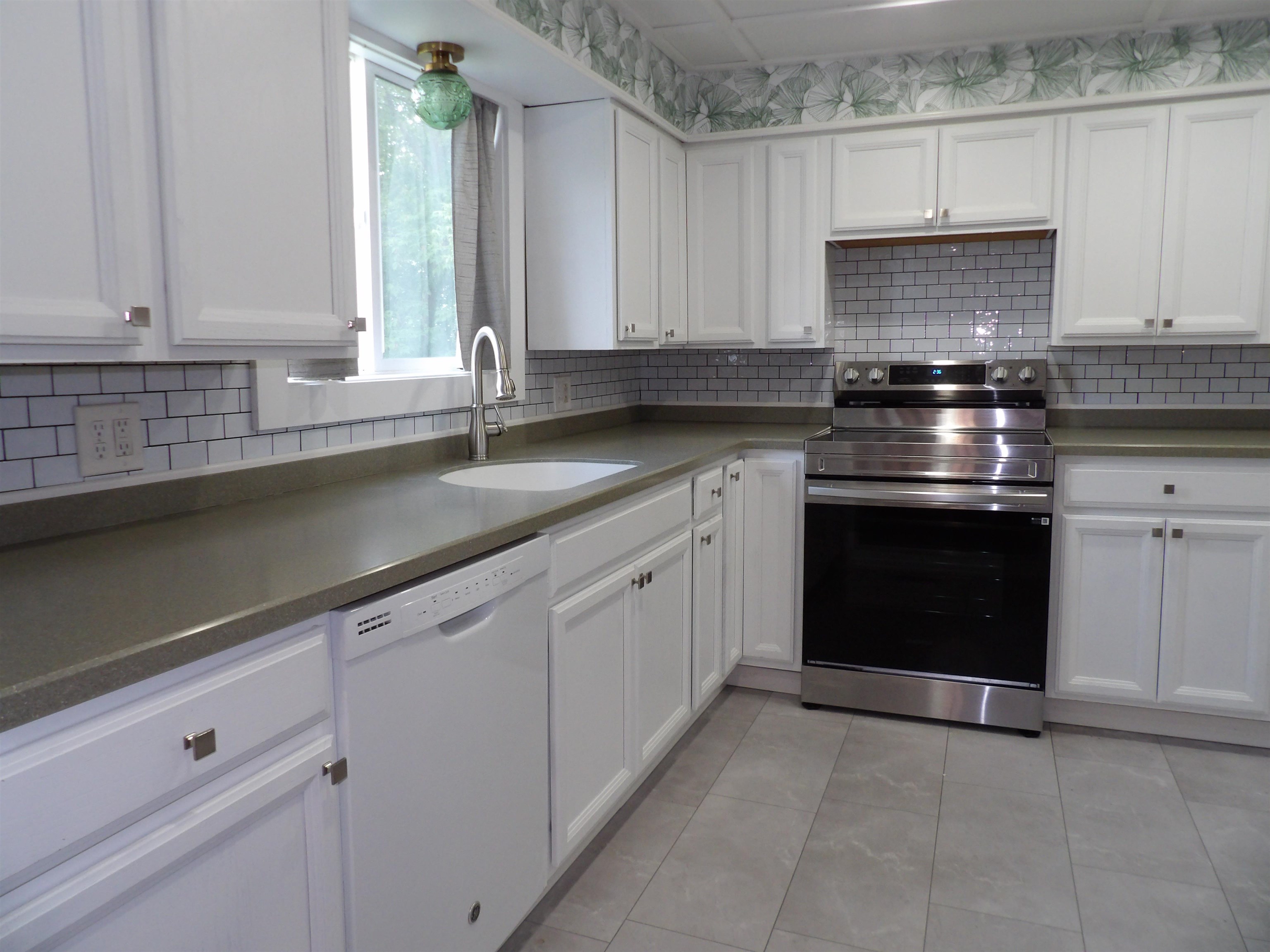 69 Meacham Street Wallingford, VT 05773 - Photo 18 of 55