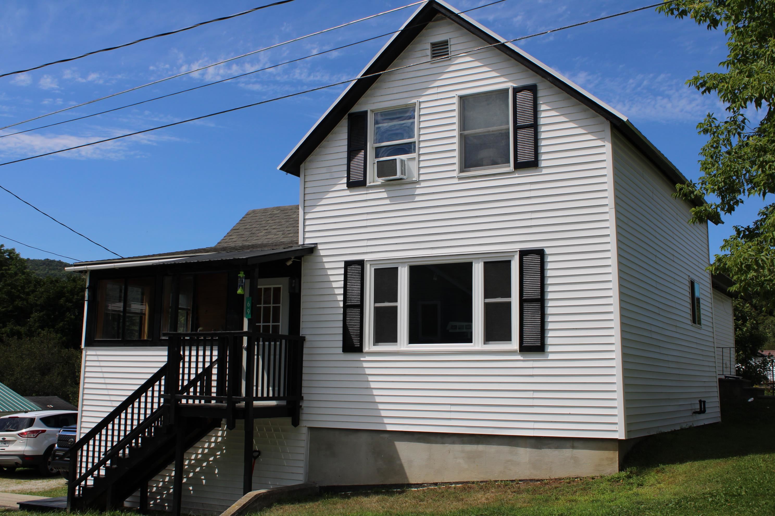 69 Meacham Street Wallingford, VT 05773 - Photo 3 of 55