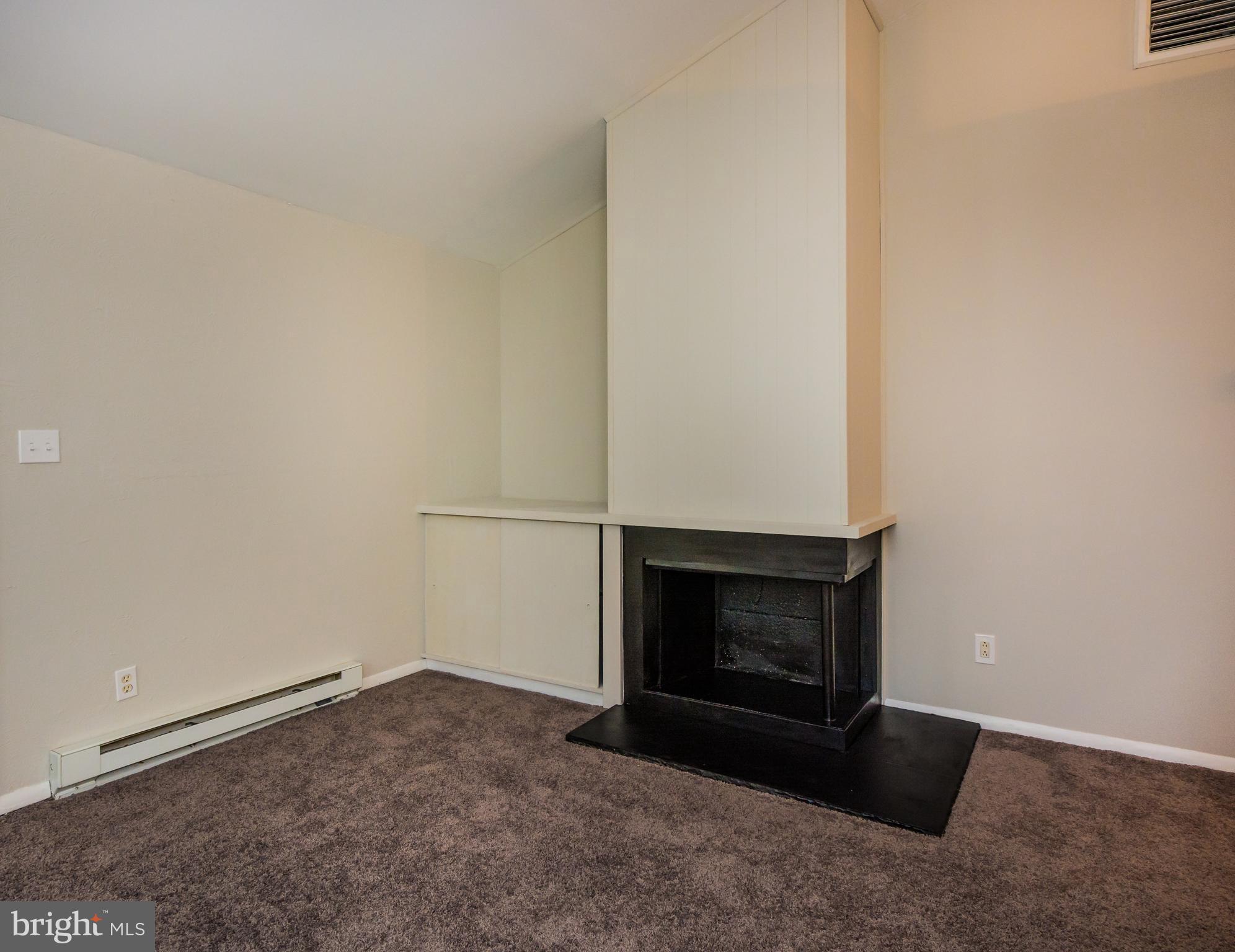 418 Enfield Road Joppa, MD 21085 - Photo 13 of 46 Living area