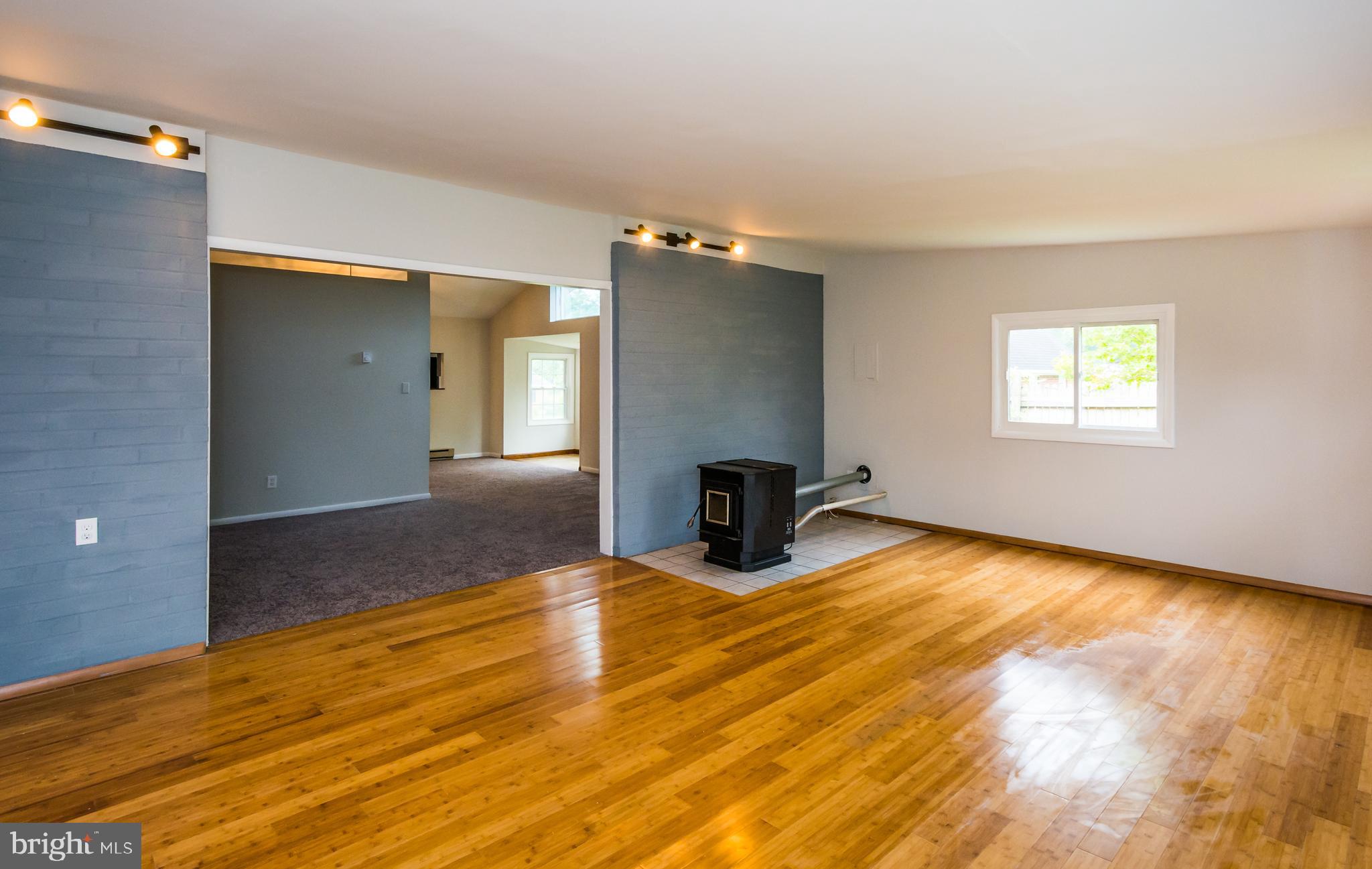 418 Enfield Road Joppa, MD 21085 - Photo 17 of 46 Large family room