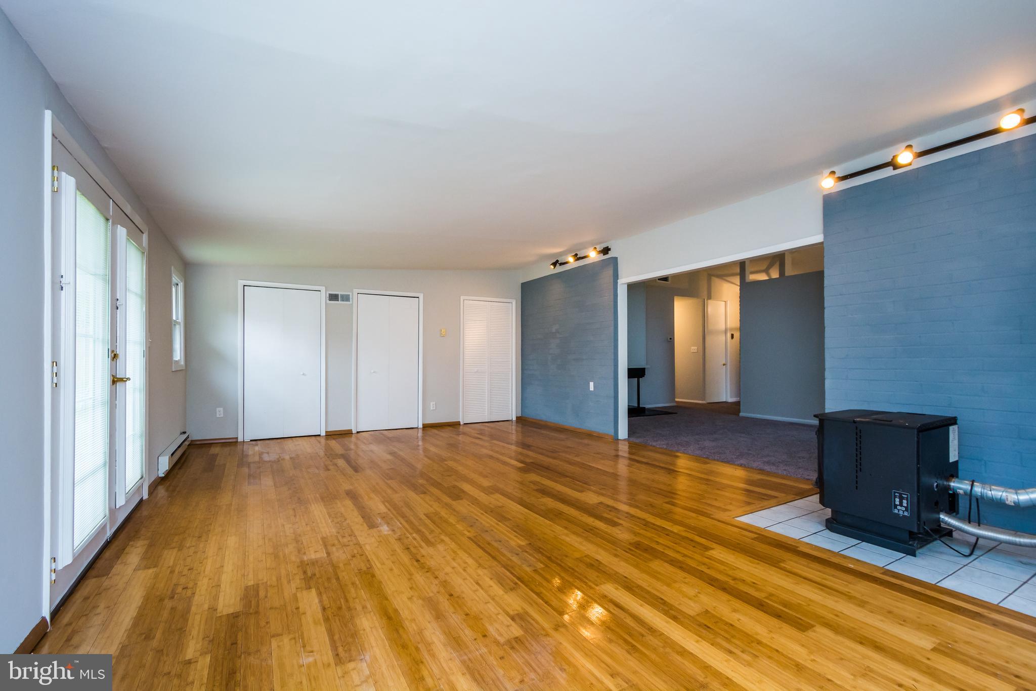 418 Enfield Road Joppa, MD 21085 - Photo 19 of 46 Large family room