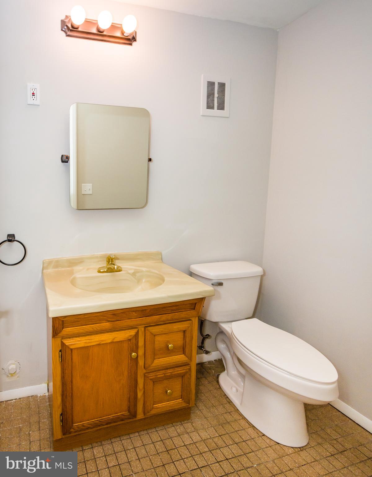 418 Enfield Road Joppa, MD 21085 - Photo 38 of 46 Powder room