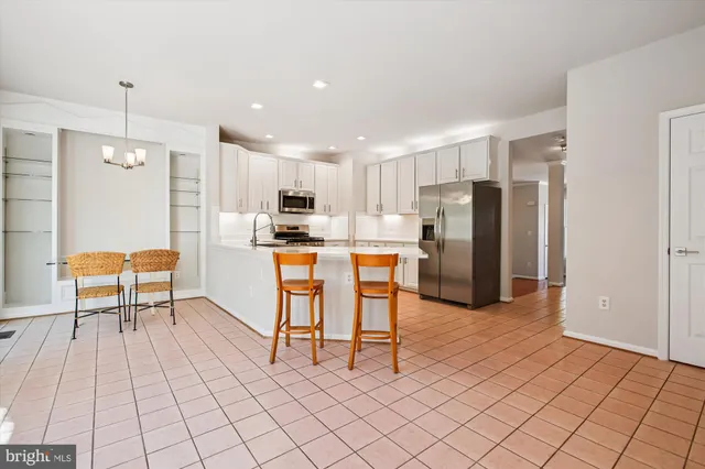 a view of empty room with window