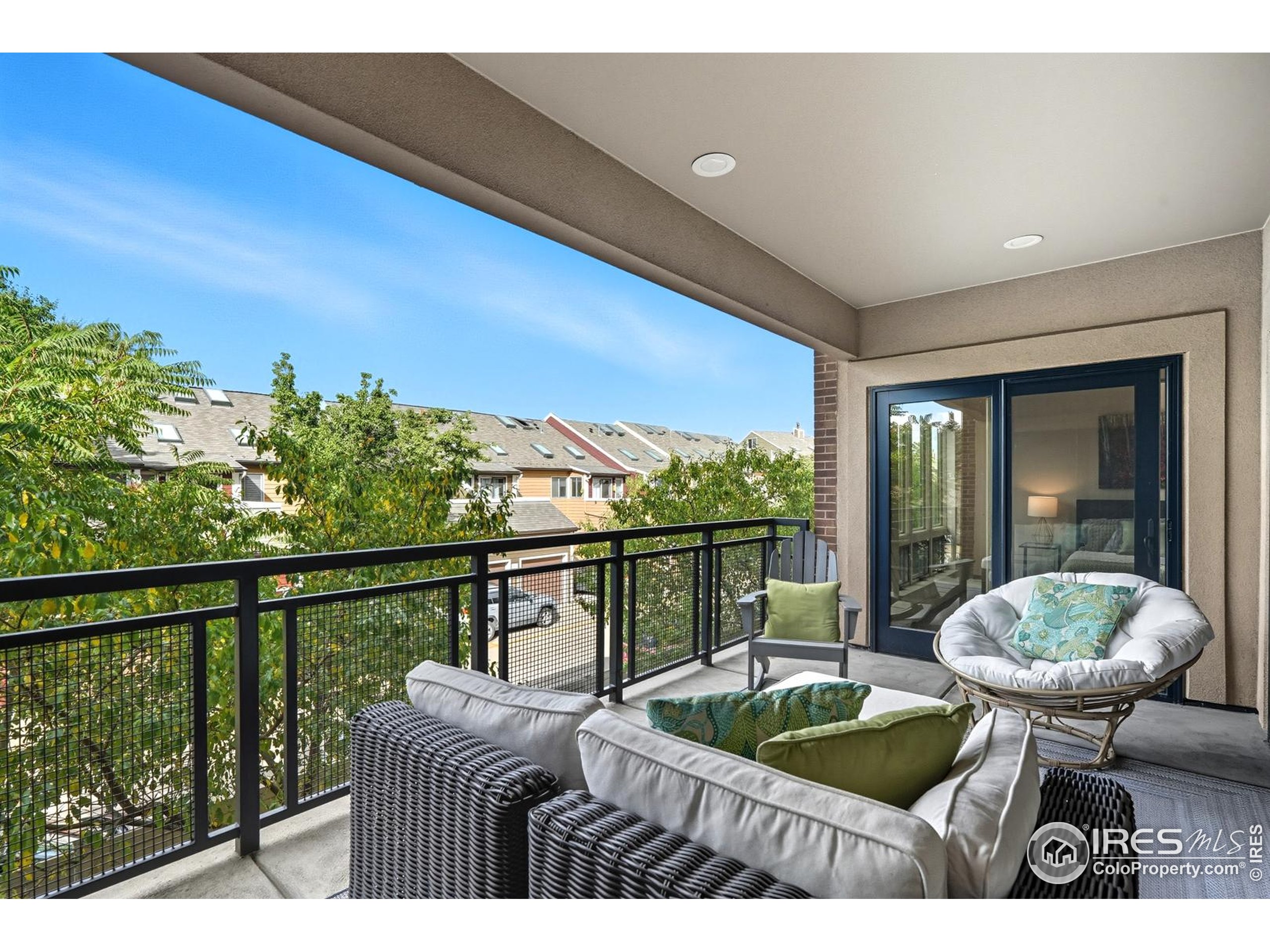 2801 Pennsylvania Avenue, Unit 203 Boulder, CO 80303 - Photo 25 of 50 a view of a chairs and table in the balcony
