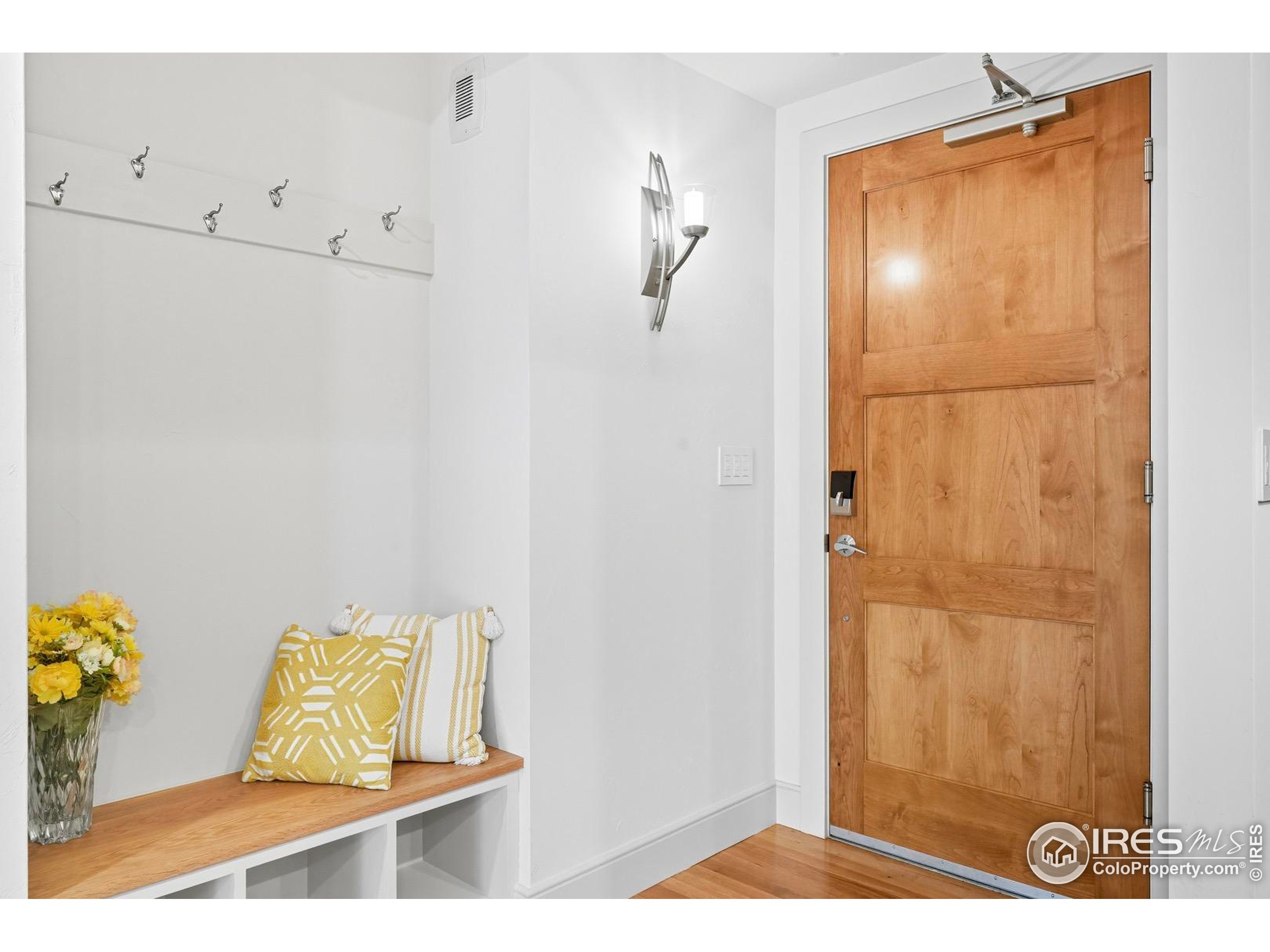 2801 Pennsylvania Avenue, Unit 203 Boulder, CO 80303 - Photo 3 of 50 a view of bathroom