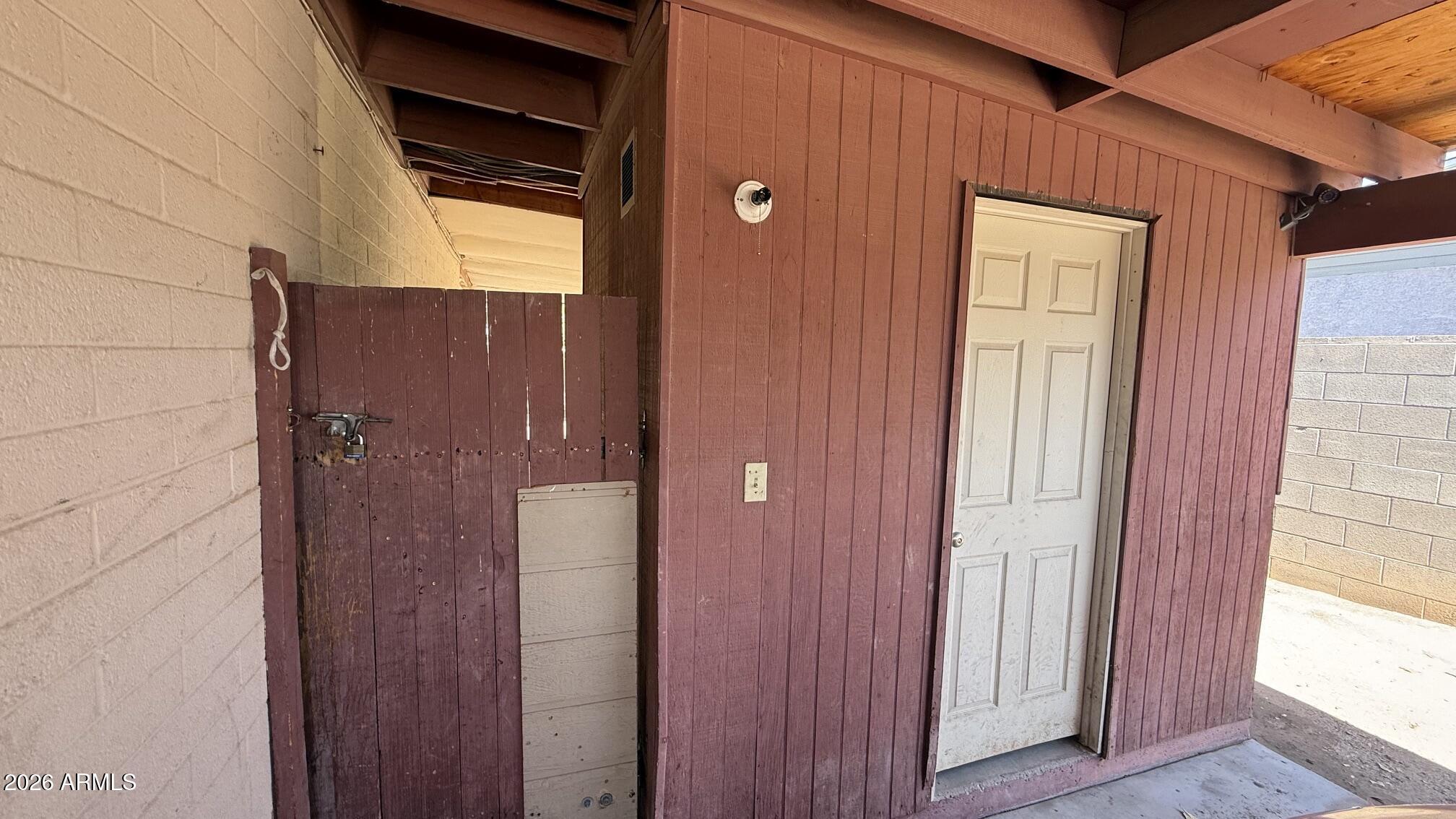 1802 West Darrel Road Phoenix, AZ 85041 - Photo 5 of 26 Storage/Water heater
