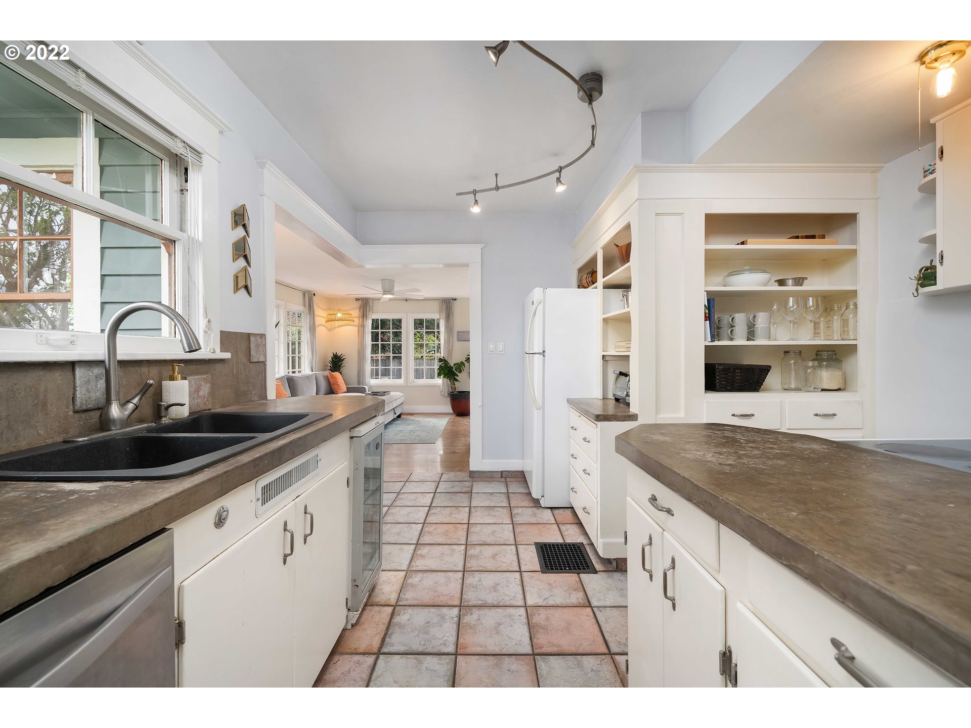 1534 North Rosa Parks Way Portland, OR 97217 - Photo 21 of 32 Gallery Image 21