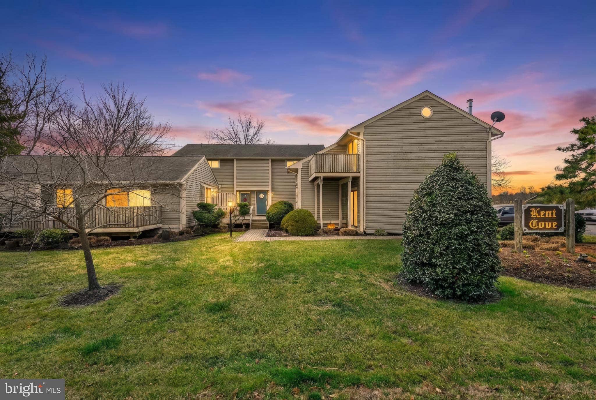 Charming residence at dusk, inviting ambiance.