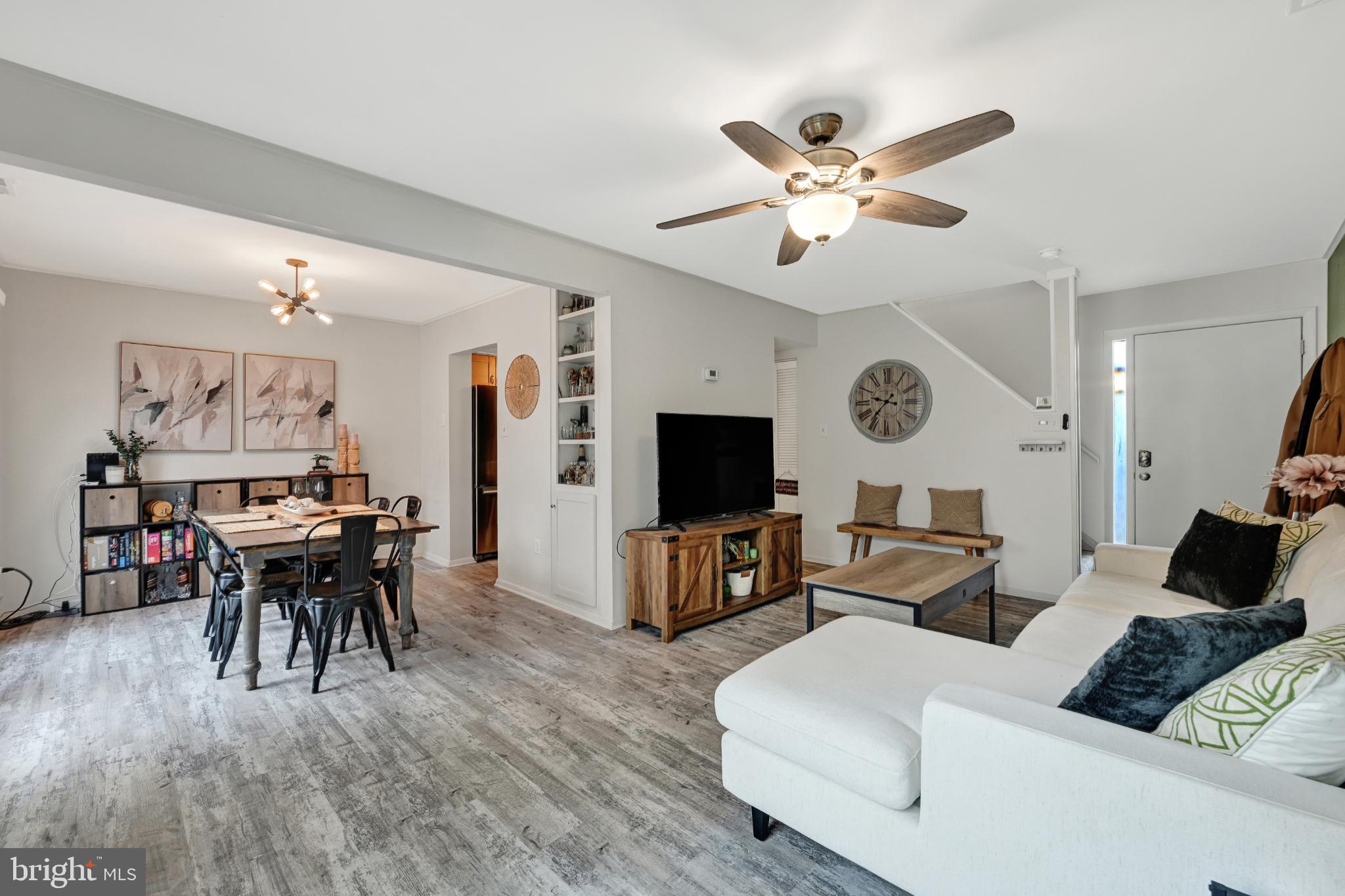 5 Mariners Way, Unit 2 Stevensville, MD 21666 - Photo 5 of 23 Bright and airy open-concept living space.
