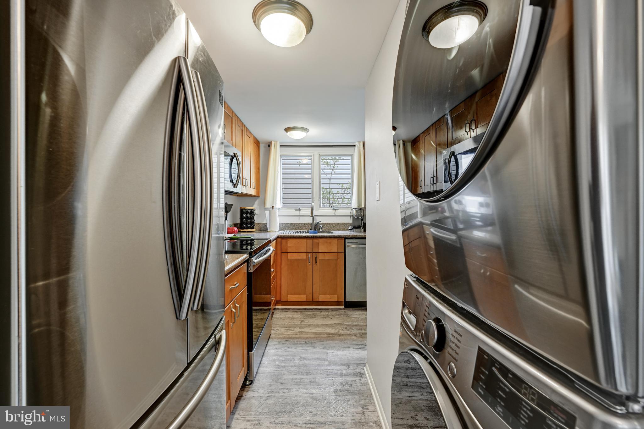 5 Mariners Way, Unit 2 Stevensville, MD 21666 - Photo 8 of 23 Modern kitchen with sleek appliances.