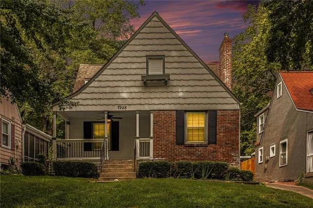 $299,950 | 7228 Walnut Street, Kansas City, MO 64114