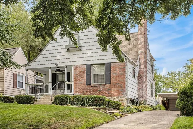 $299,950 | 7228 Walnut Street, Kansas City, MO 64114