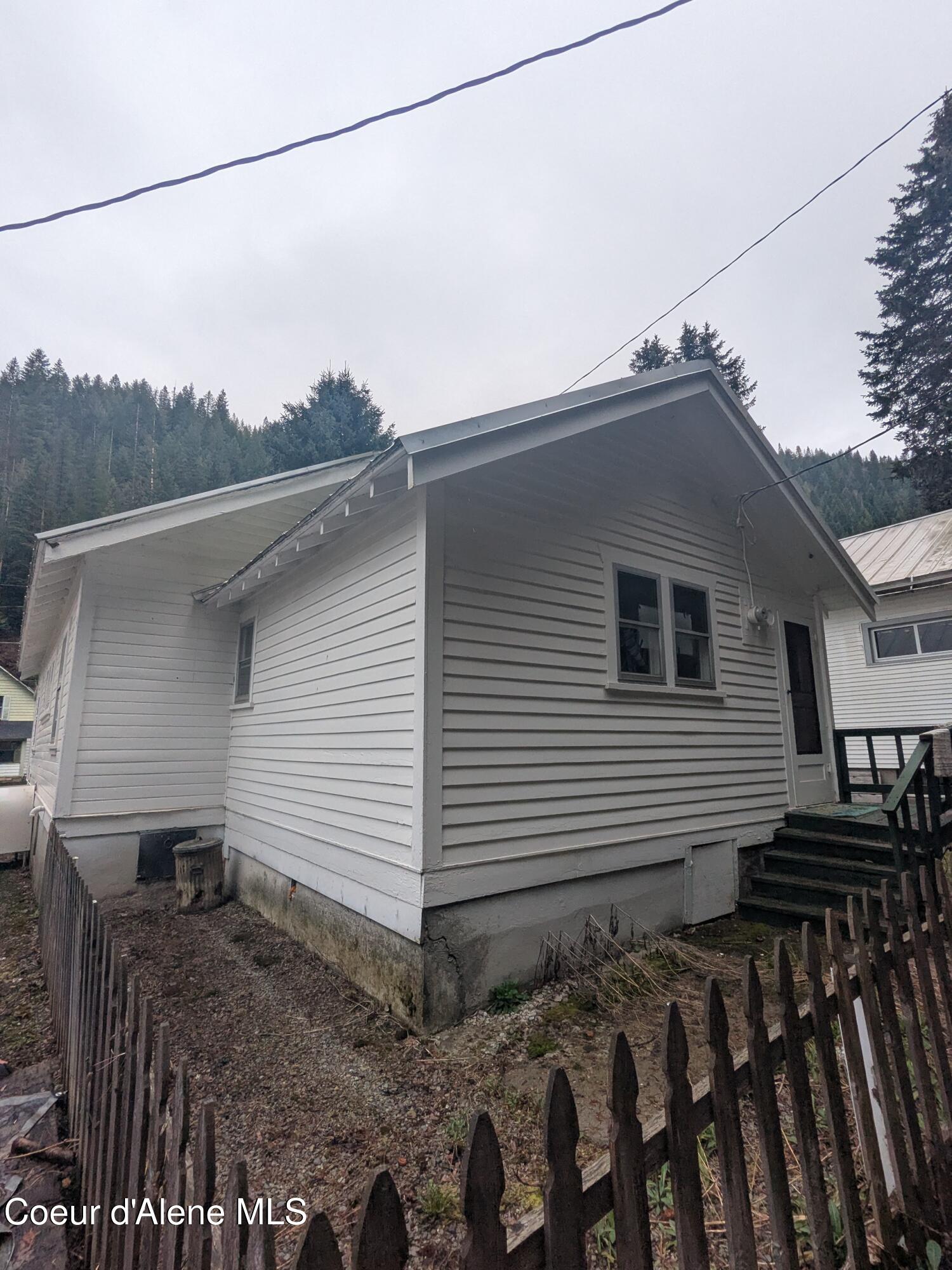 132 King Street Wallace, ID 83873 - Photo 16 of 17 Small Back Yard
